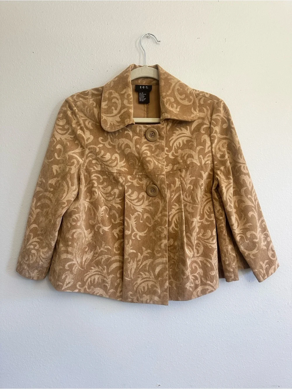 Tan Jacquard Short Coat RQT size medium, vintage, big button cropped jacket - Picture 2 of 8